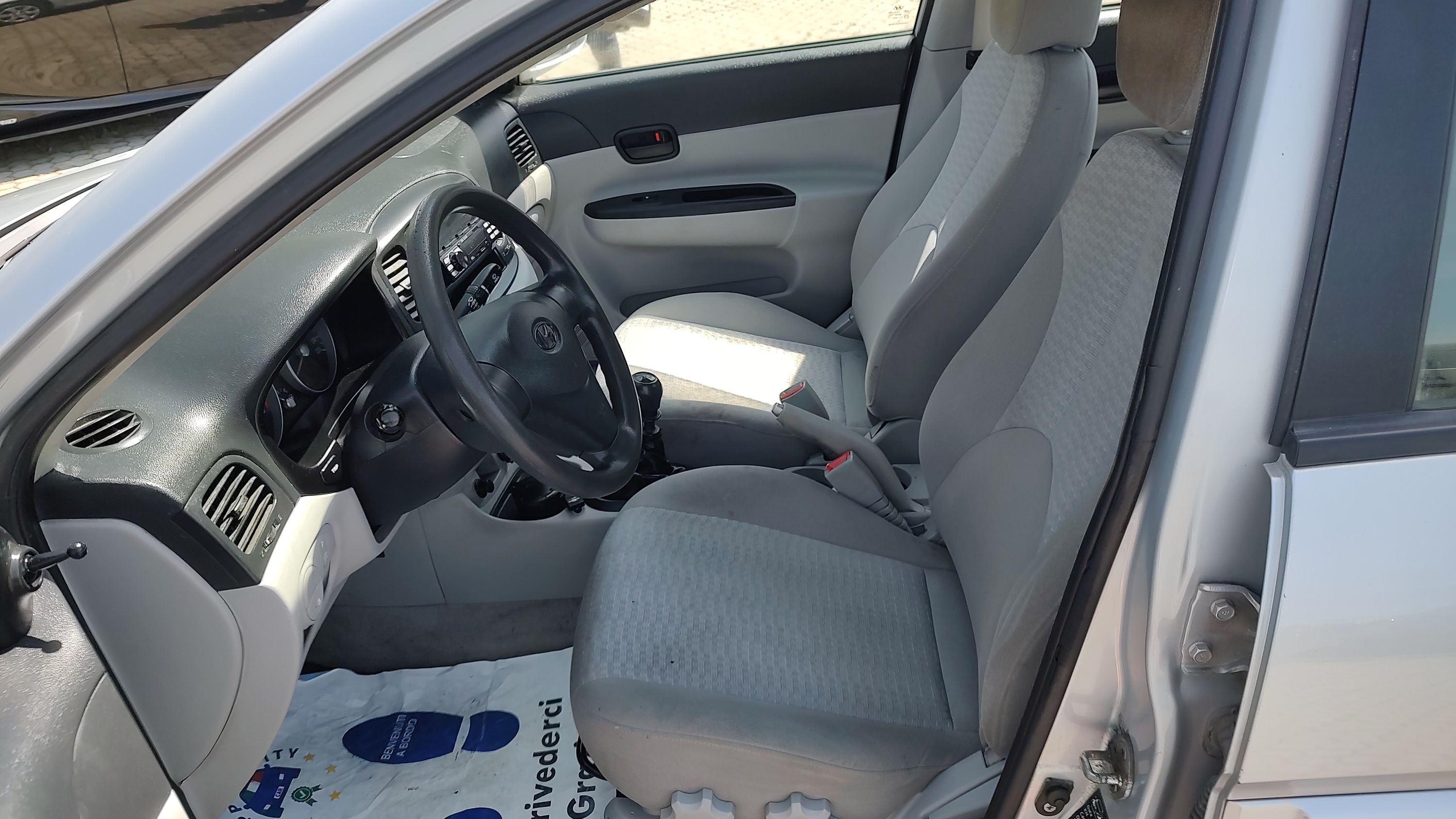 Hyundai Accent 4p 1.4 Style 2009 — foto 11