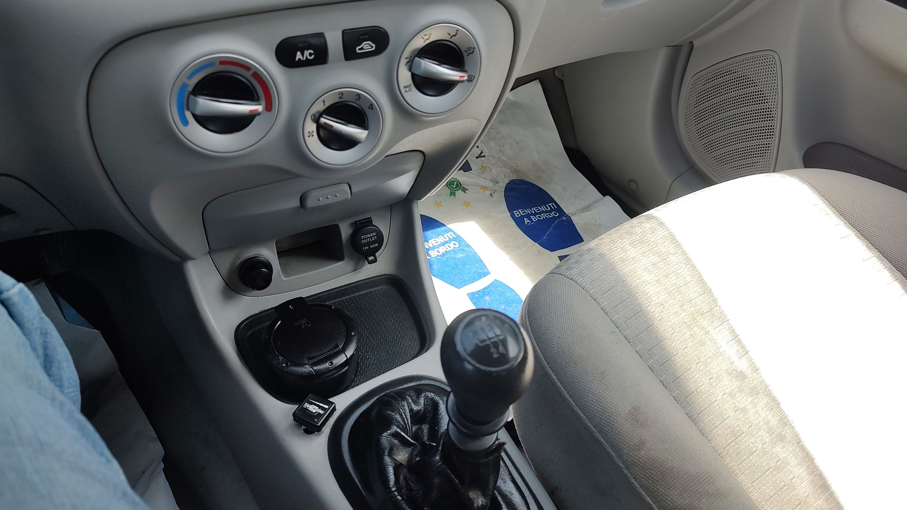 Hyundai Accent 4p 1.4 Style 2009 — foto 12