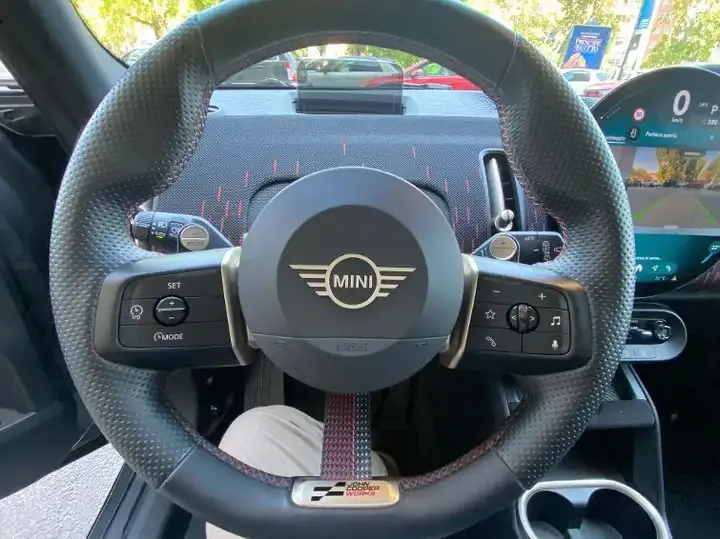 Mini Countryman 2.0 48V D JCW auto 2025 — foto 9