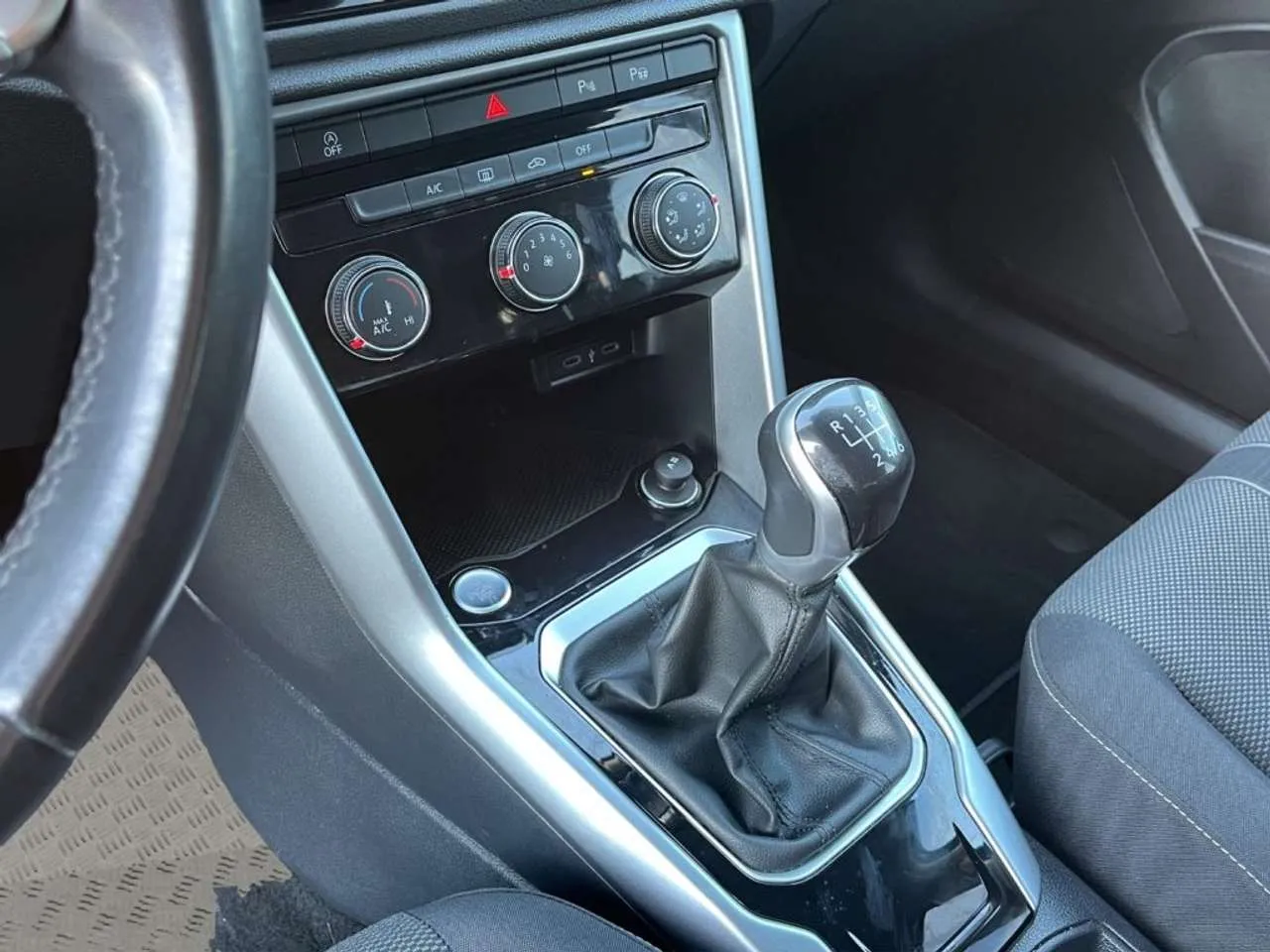 Volkswagen T-Roc 1.0 TSI Life 2022 — foto 13