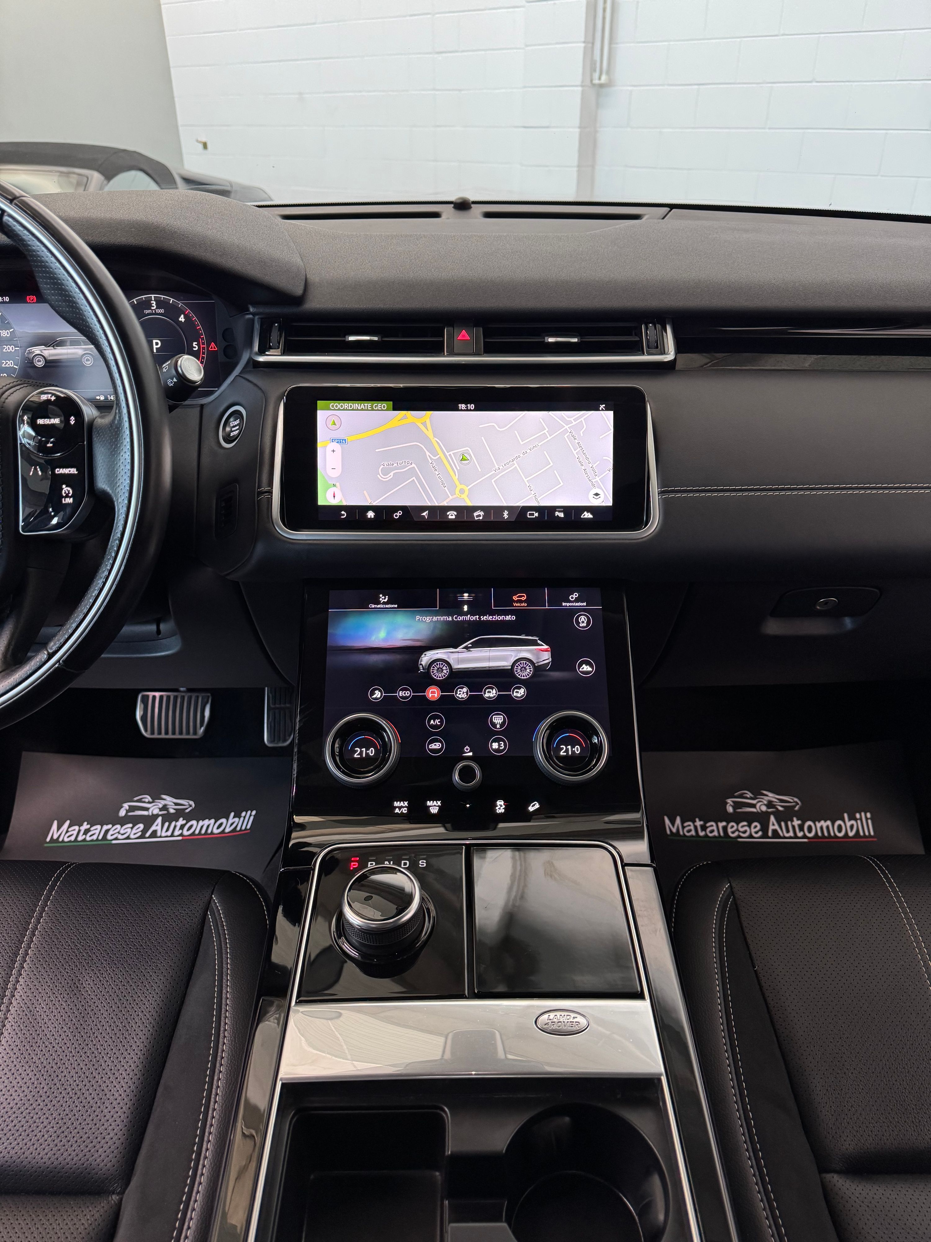 Land Rover Range Rover Velar 2.0cc 180cv Tetto panoramico Impianto audio MERIDIAN Finanziabile 2018 — foto 16
