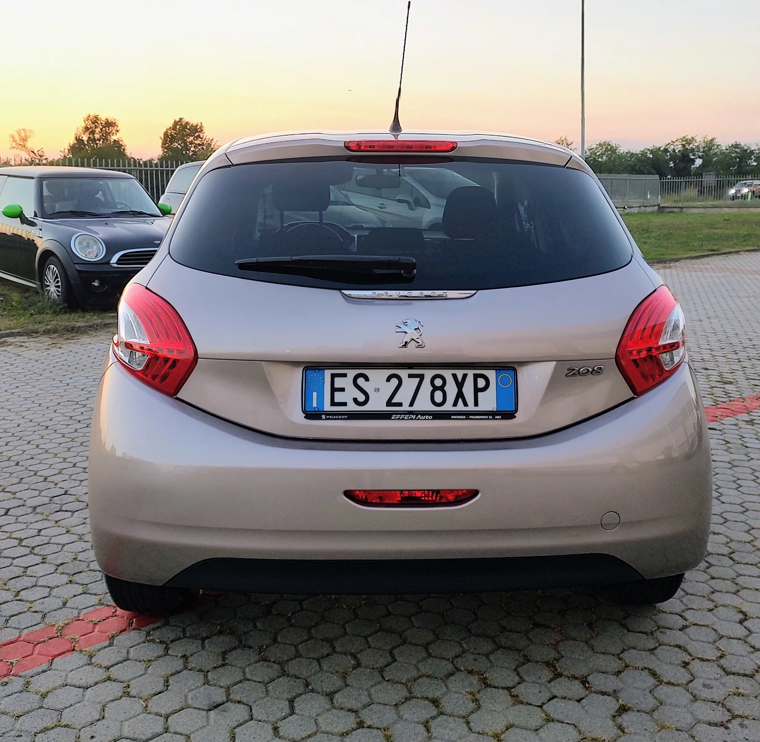 Peugeot 208 5p 1.2 vti 12v Allure 2013 — foto 3