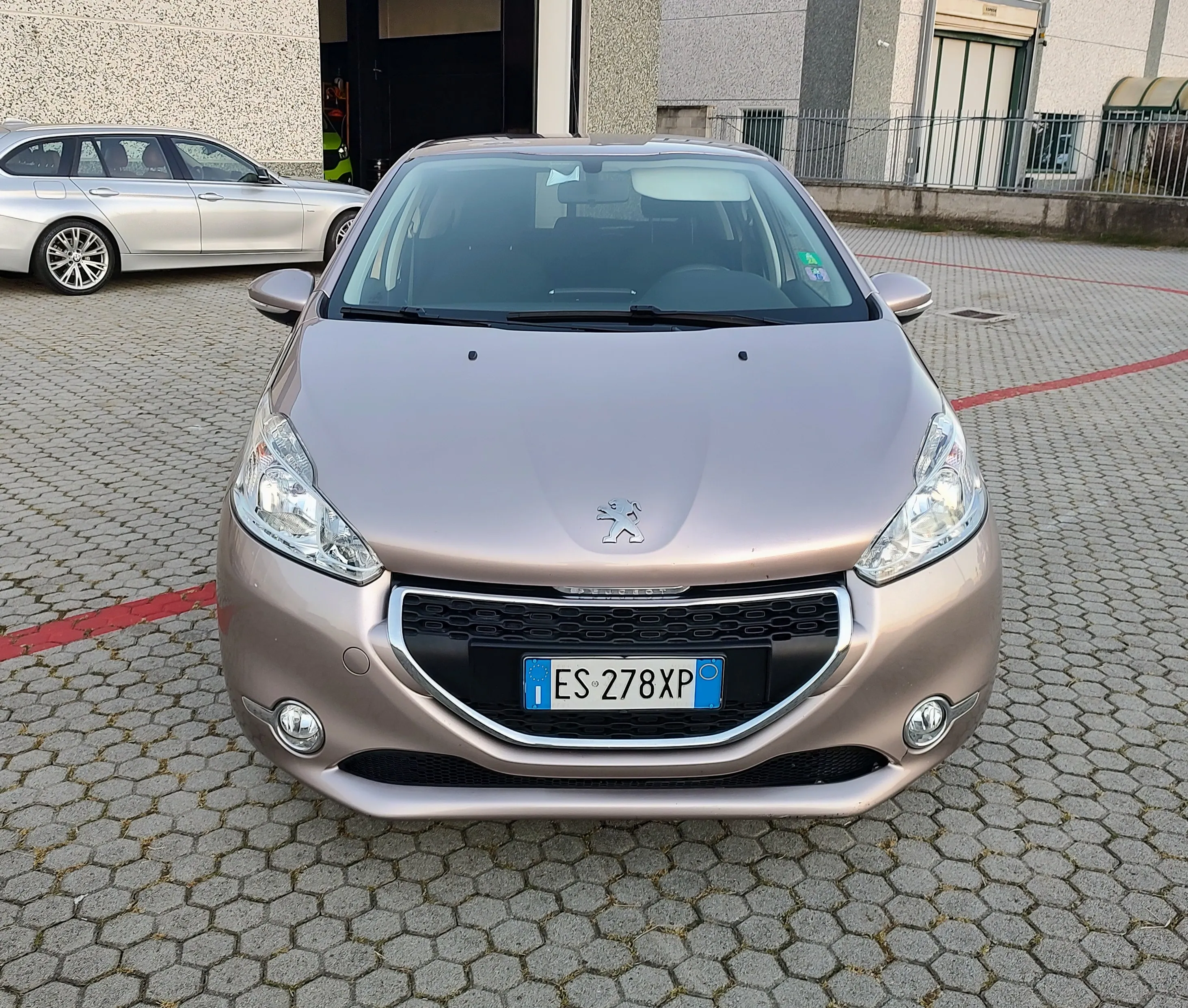 Peugeot 208 5p 1.2 vti 12v Allure 2013 — foto 8