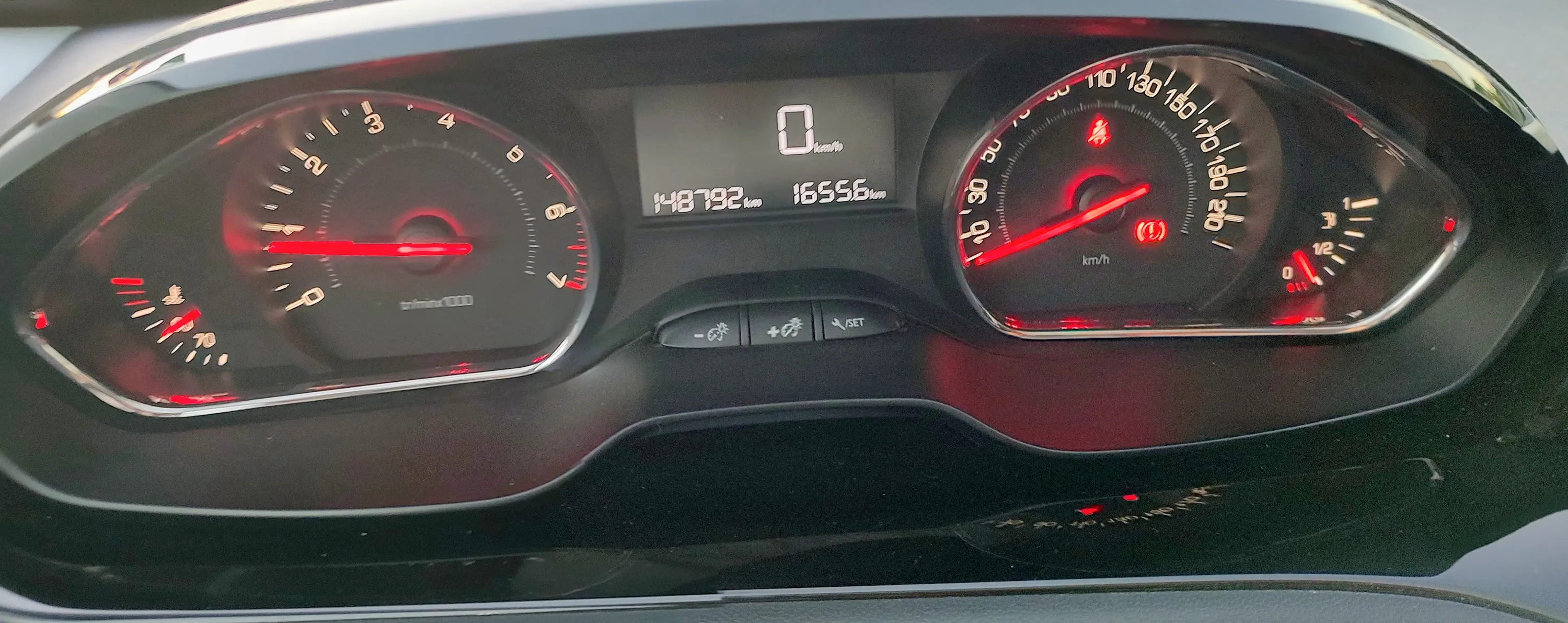 Peugeot 208 5p 1.2 vti 12v Allure 2013 — foto 15