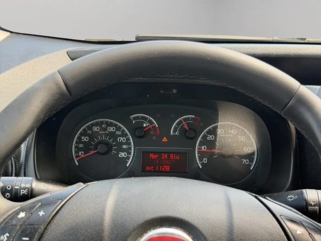 Fiat 1.3 mjt 95 5 posti 2016 — foto 12