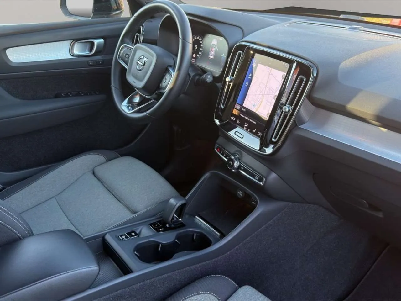 Volvo XC40 T5 Recharge Plug-in Hybrid automatico Core 2023 — foto 10