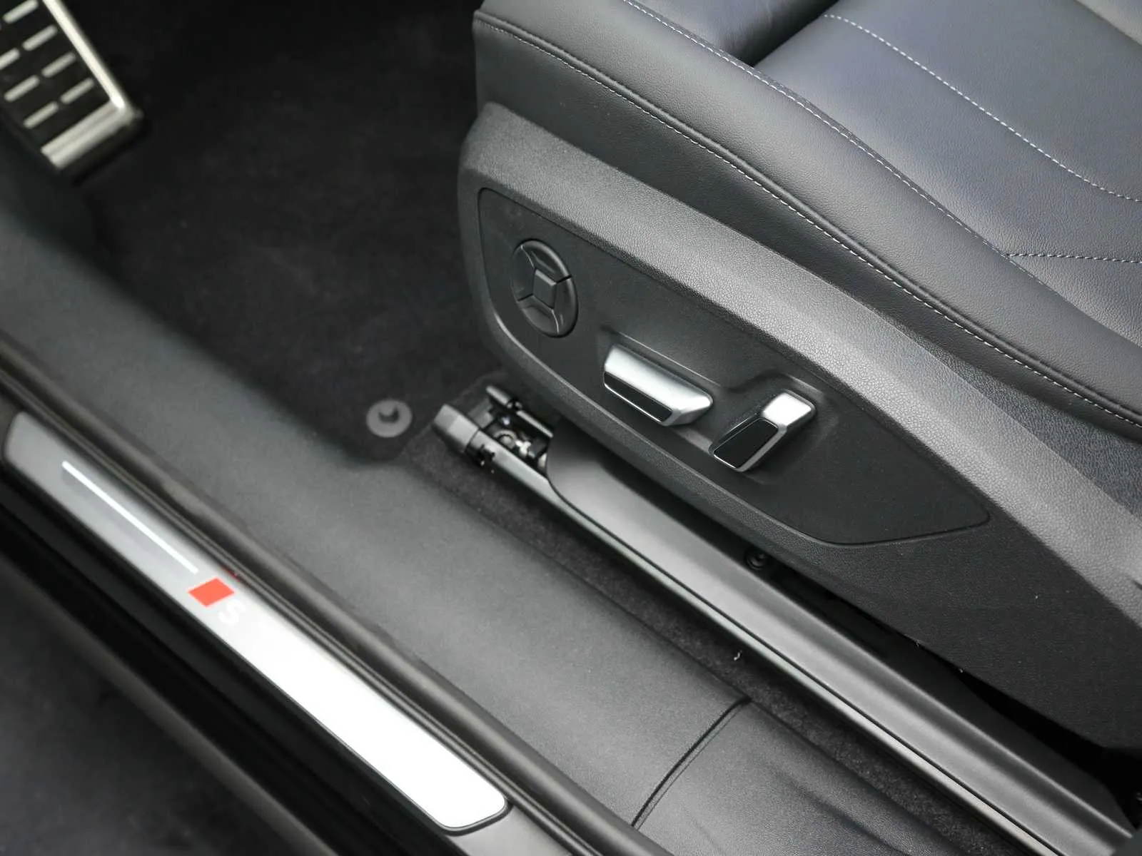 Audi Q3 2.0 tfsi S line edition quattro 265cv s-tronic 2026 — foto 34