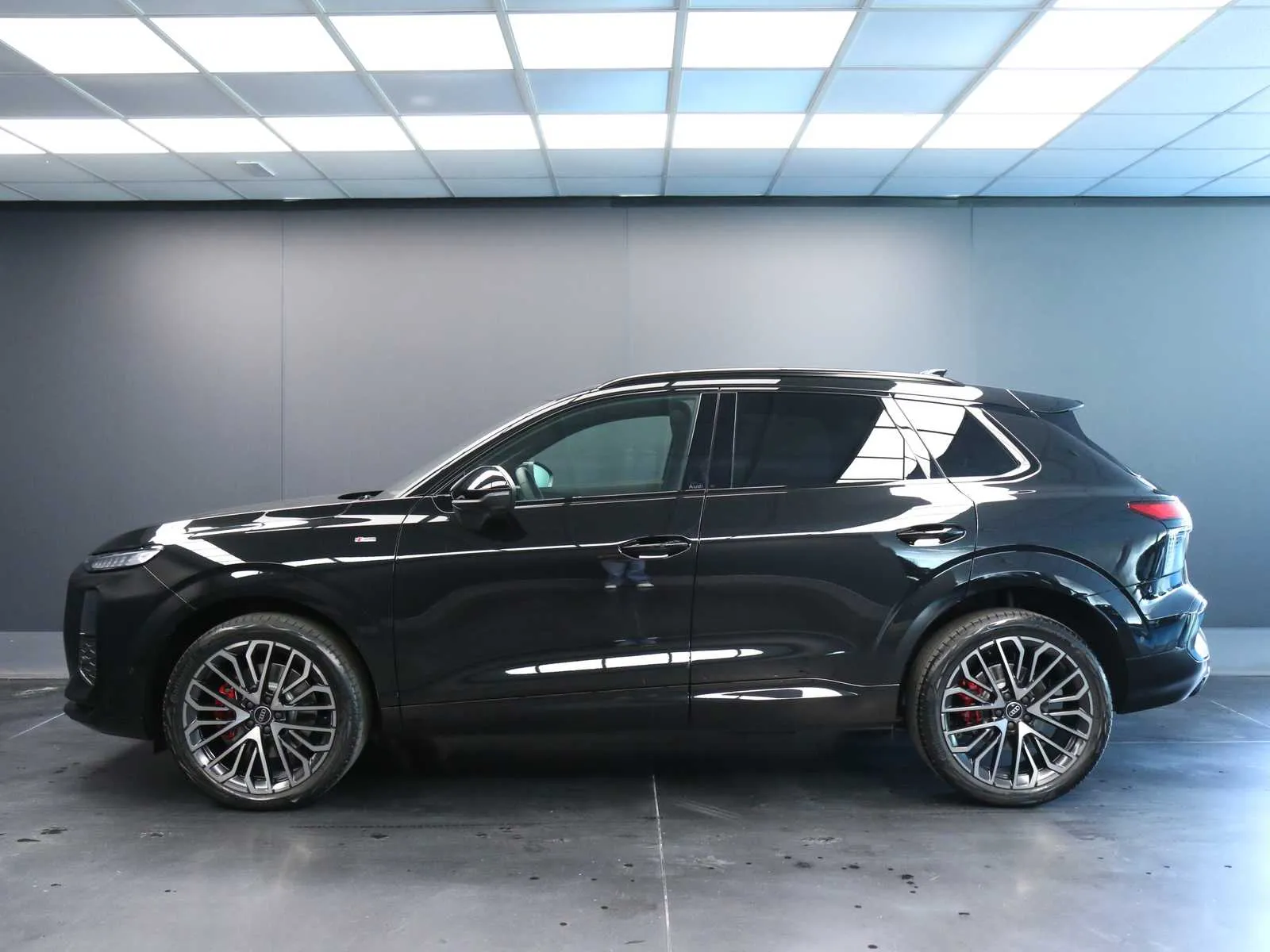 Audi Q3 2.0 tfsi S line edition quattro 265cv s-tronic 2026 — foto 5