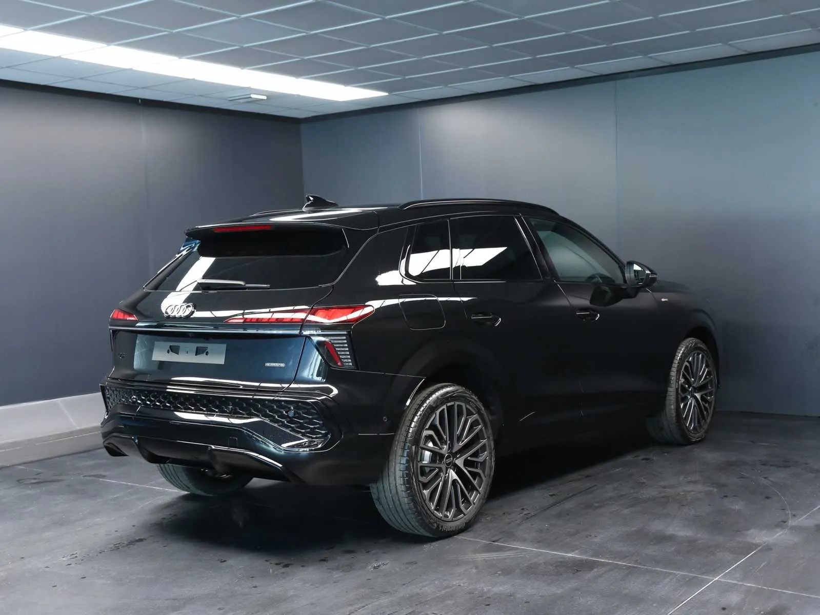 Audi Q3 2.0 tfsi S line edition quattro 265cv s-tronic 2026 — foto 2