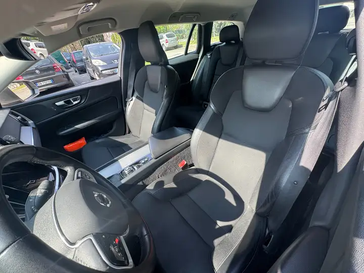 Volvo V60 Cross Country 2.0 d4 Business Plus awd geartronic my20 2020 — foto 13