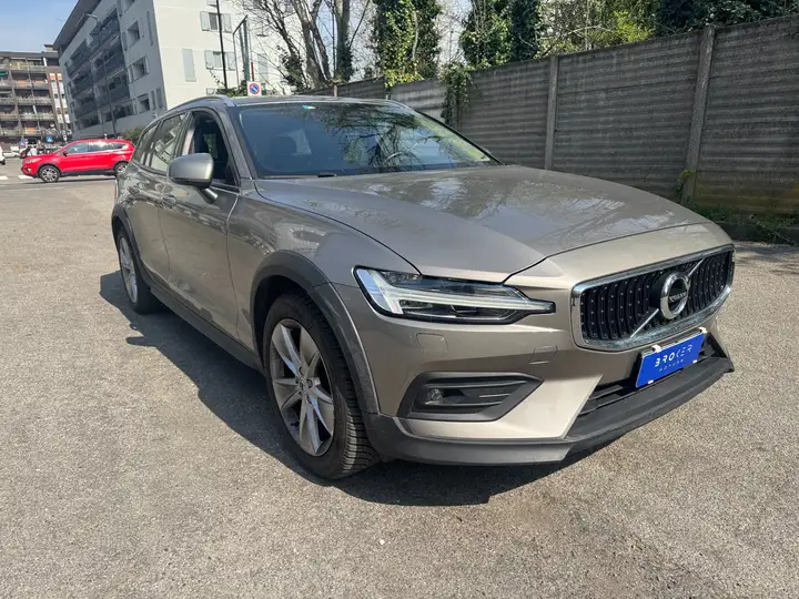 Volvo V60 Cross Country 2.0 d4 Business Plus awd geartronic my20 2020 — foto 5