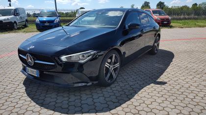 Mercedes CLA Shooting Brake 180 d Premium auto