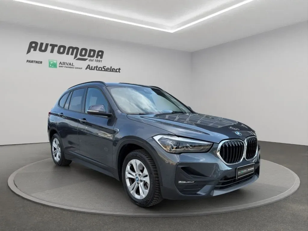 BMW X1 xdrive25e Advantage auto 2022 — foto 13