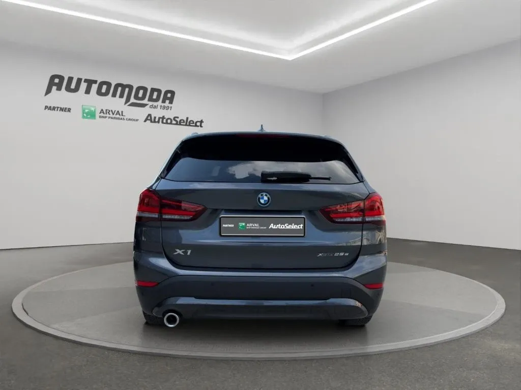 BMW X1 xdrive25e Advantage auto 2022 — foto 4