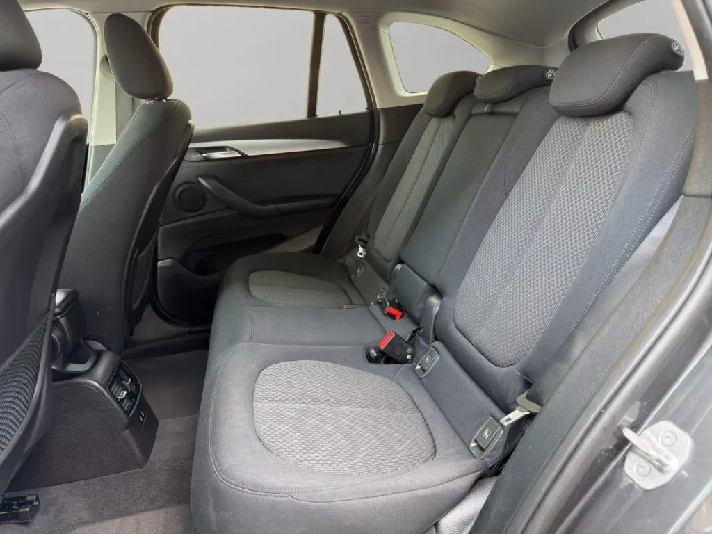 BMW X1 xdrive25e Advantage auto 2022 — foto 10
