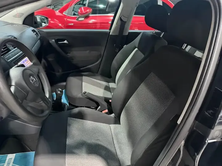 Volkswagen Polo 5p 1.2 Tech&Sound 60cv 2013 — foto 9
