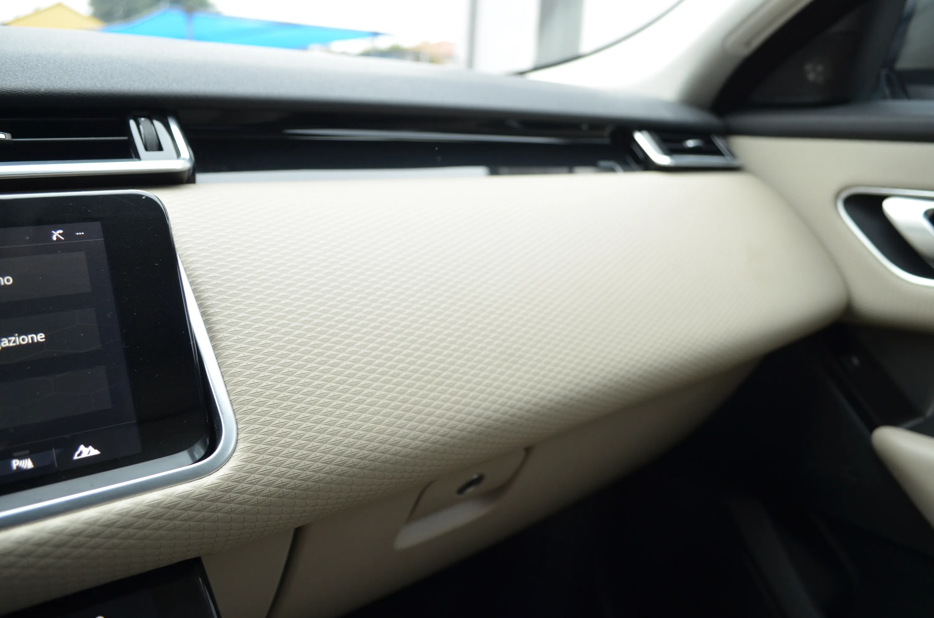 Land Rover Velar 2.0 si4 HSE 250cv cerchi 22" 2017 — foto 43