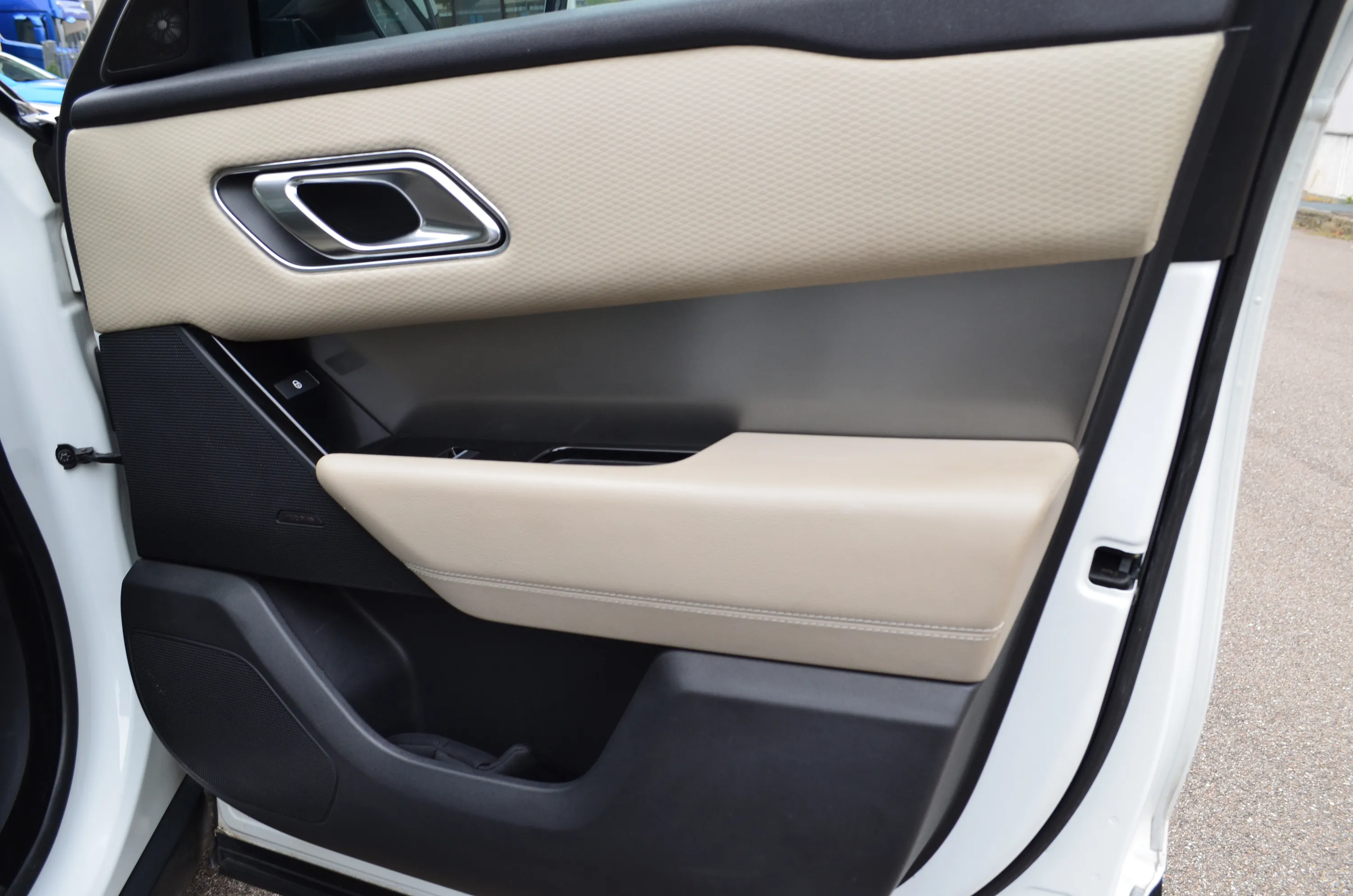 Land Rover Velar 2.0 si4 HSE 250cv cerchi 22" 2017 — foto 23