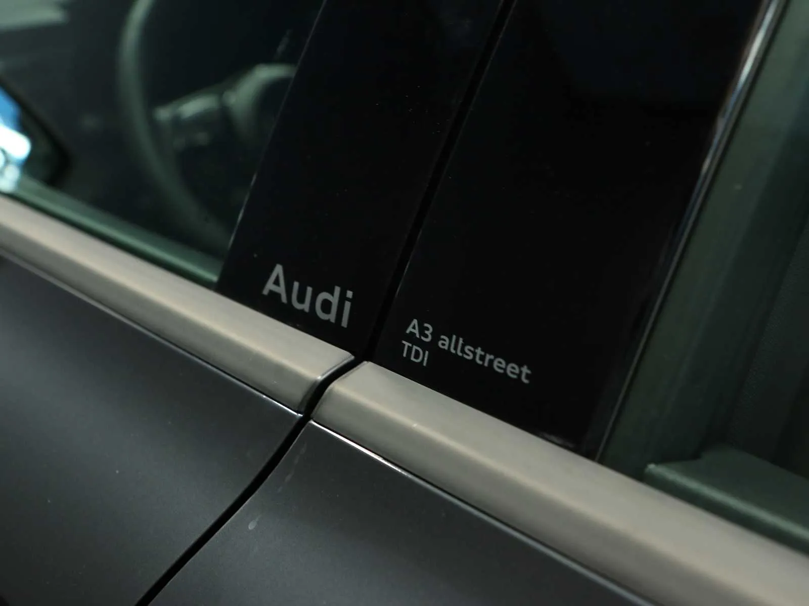 Audi A3 allstreet 2.0 tdi Identity Contrast 150cv s-tronic 2025 — foto 45