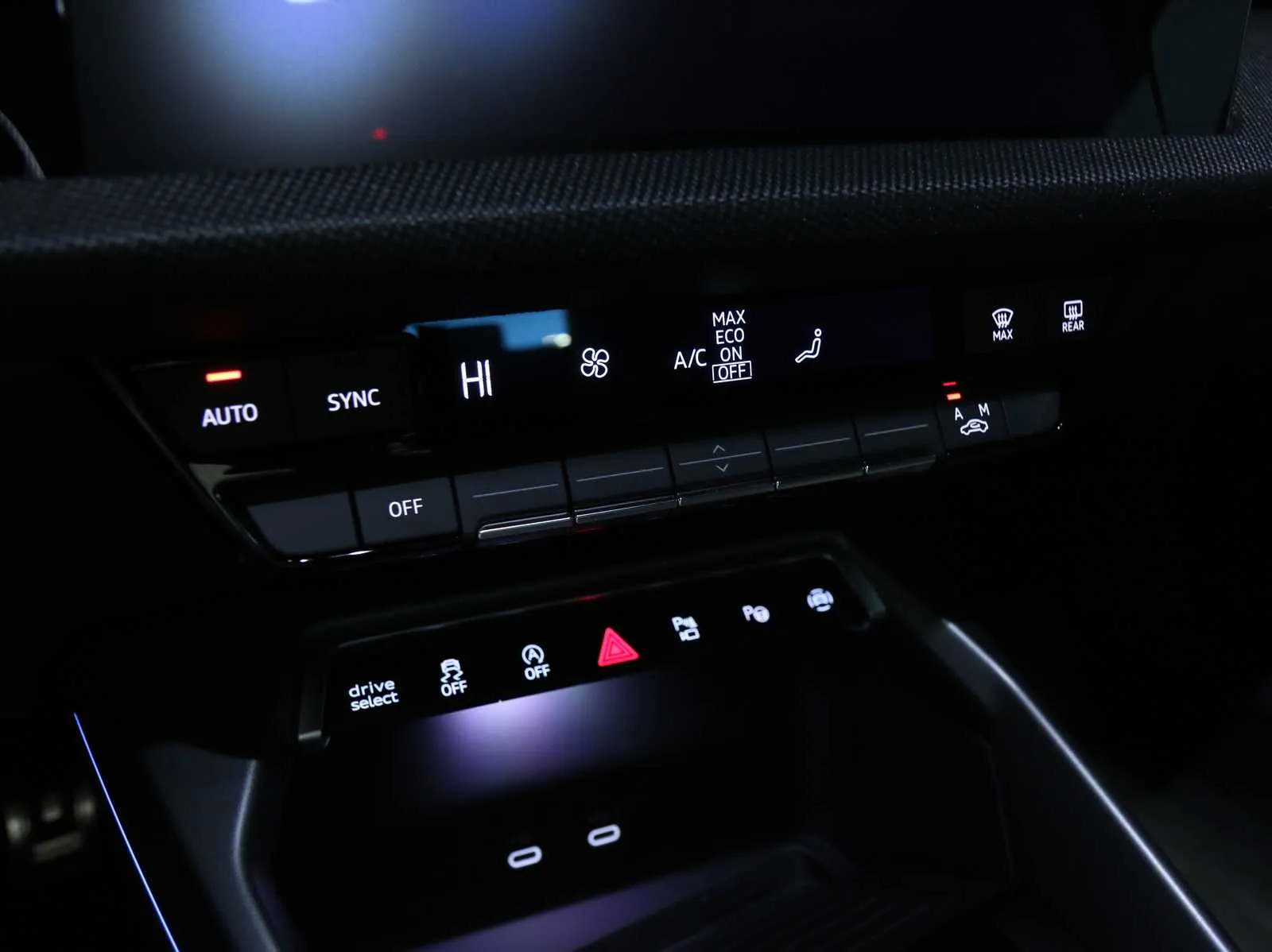Audi A3 allstreet 2.0 tdi Identity Contrast 150cv s-tronic 2025 — foto 33