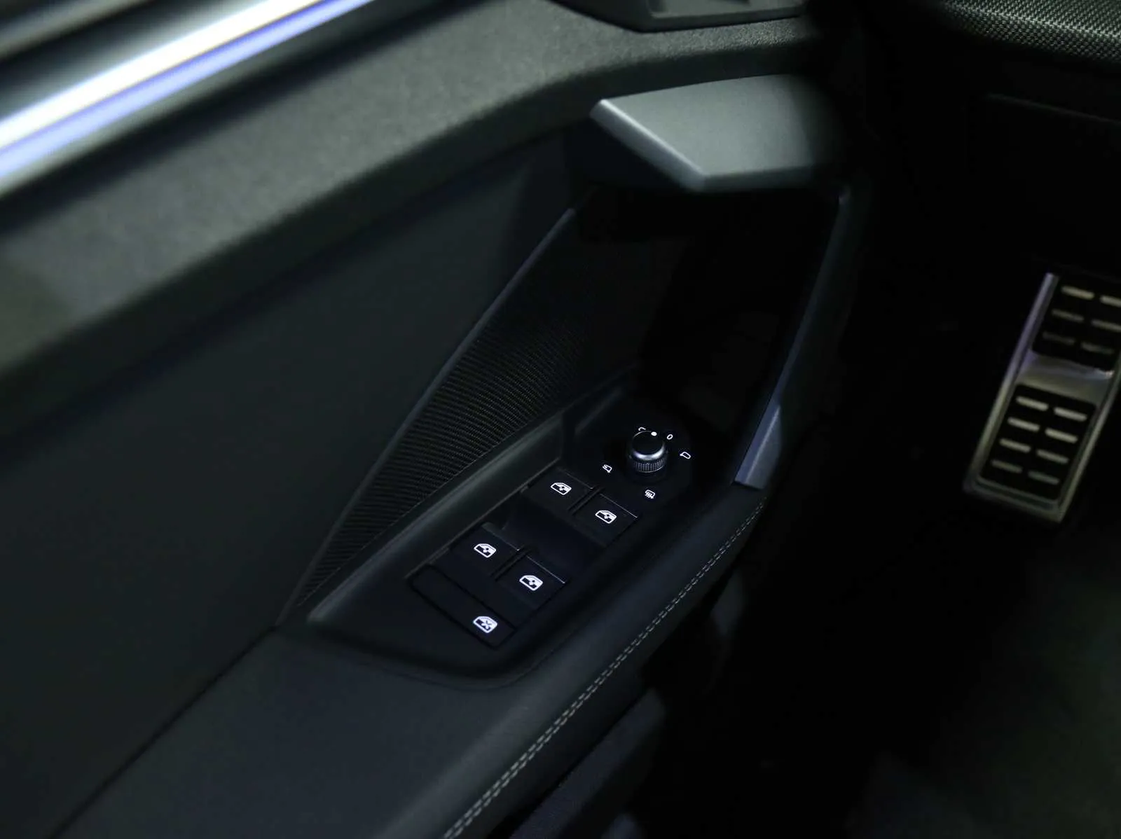 Audi A3 allstreet 2.0 tdi Identity Contrast 150cv s-tronic 2025 — foto 11