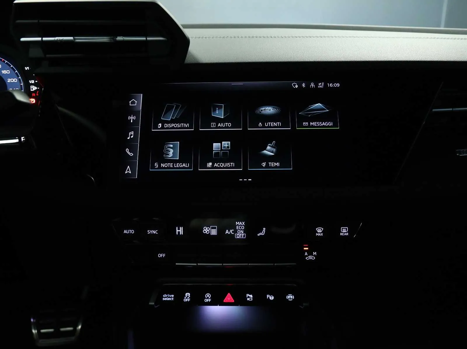 Audi A3 allstreet 2.0 tdi Identity Contrast 150cv s-tronic 2025 — foto 26