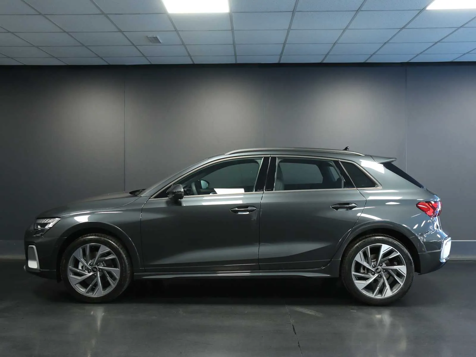 Audi A3 allstreet 2.0 tdi Identity Contrast 150cv s-tronic 2025 — foto 7