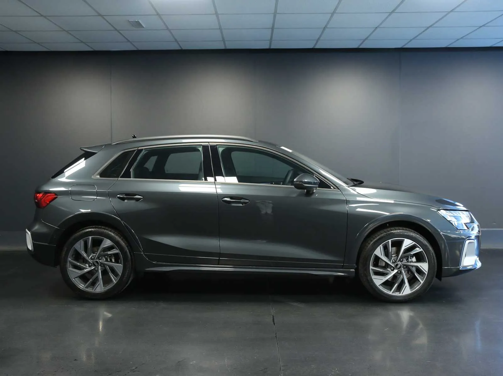 Audi A3 allstreet 2.0 tdi Identity Contrast 150cv s-tronic 2025 — foto 4
