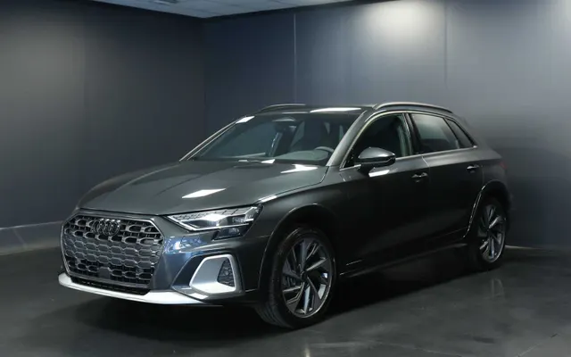 Audi A3 allstreet 2.0 tdi Identity Contrast 150cv s-tronic