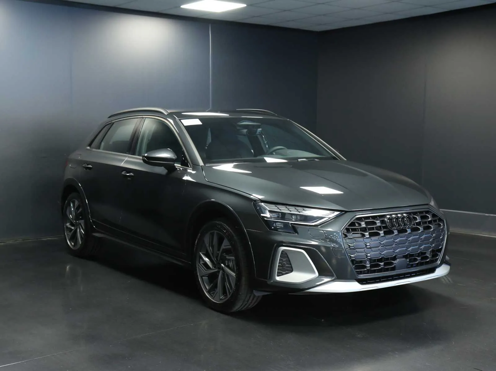 Audi A3 allstreet 2.0 tdi Identity Contrast 150cv s-tronic 2025 — foto 3