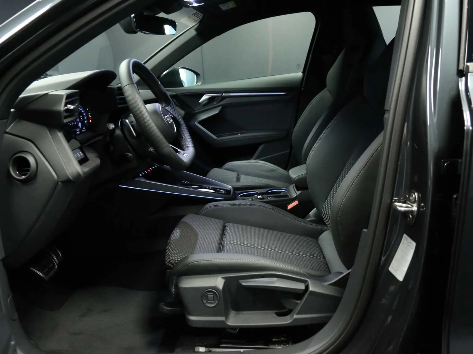 Audi A3 allstreet 2.0 tdi Identity Contrast 150cv s-tronic 2025 — foto 35