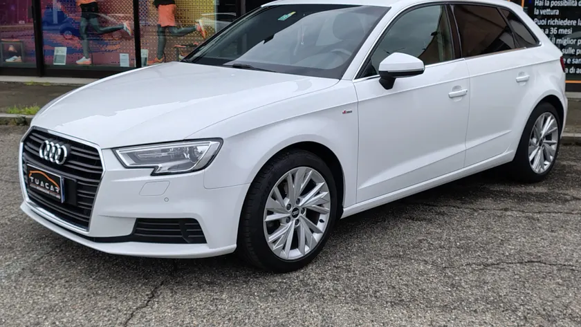 Audi A3 Sportback 30 1.5 g-tron Business 131cv s-tronic 2019
