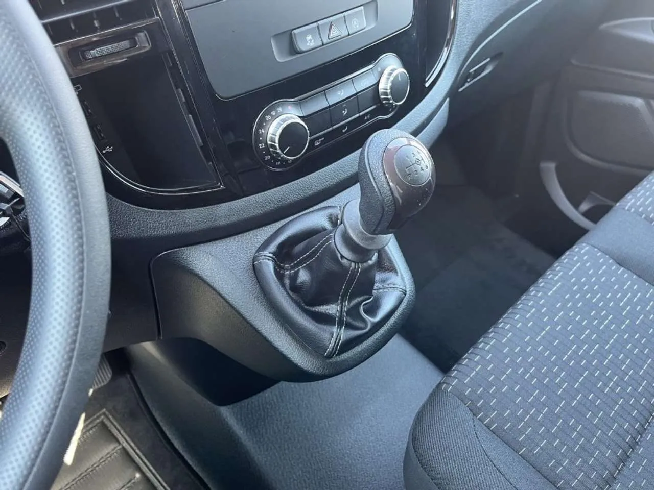 MERCEDES Vito Doppia cabina 6 posti furgone 2023 — foto 13