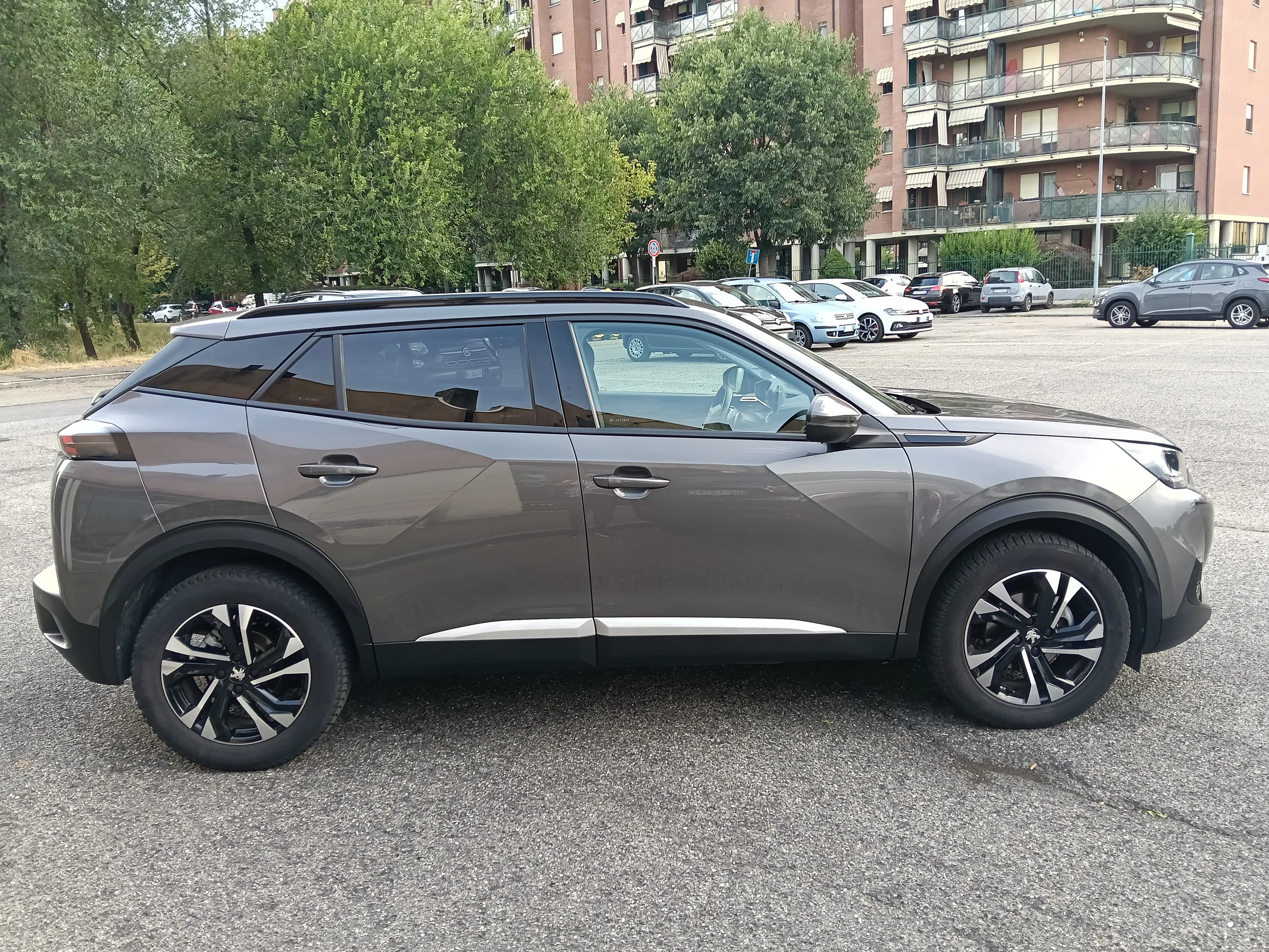 Peugeot 2008 1.2 puretech Allure Pack s&s 130cv eat8 2021 — foto 4