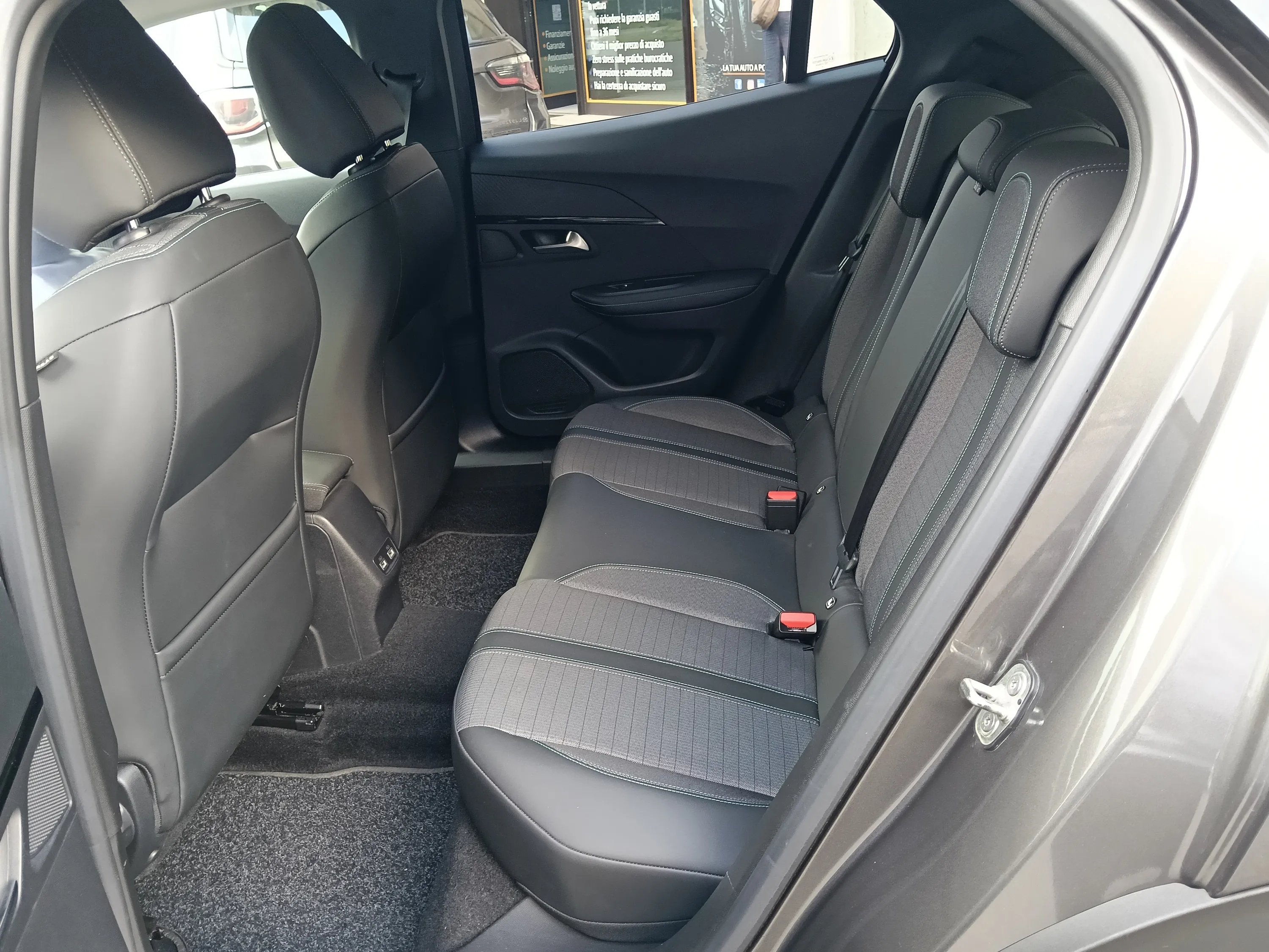 Peugeot 2008 1.2 puretech Allure Pack s&s 130cv eat8 2021 — foto 11