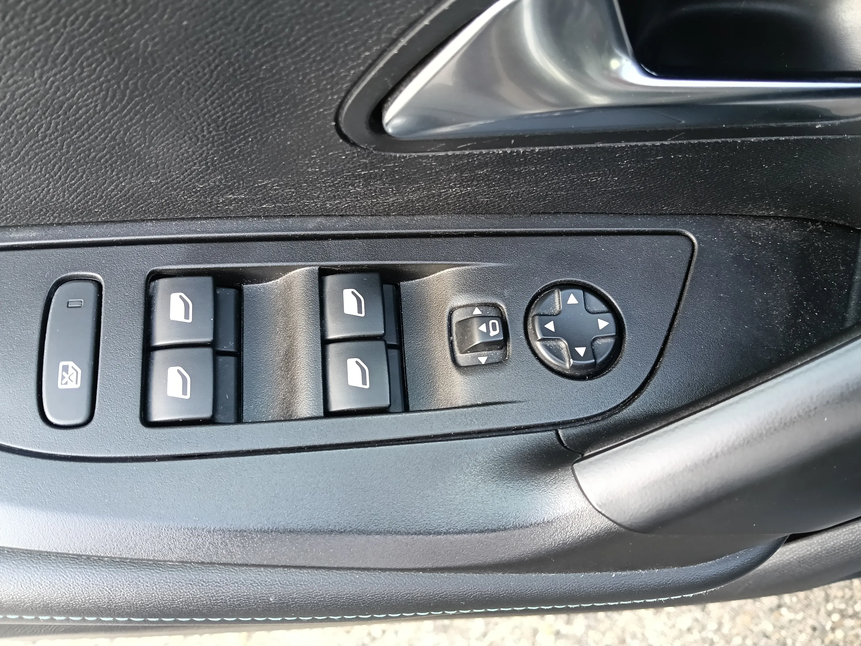 Peugeot 2008 1.2 puretech Allure Pack s&s 130cv eat8 2021 — foto 14