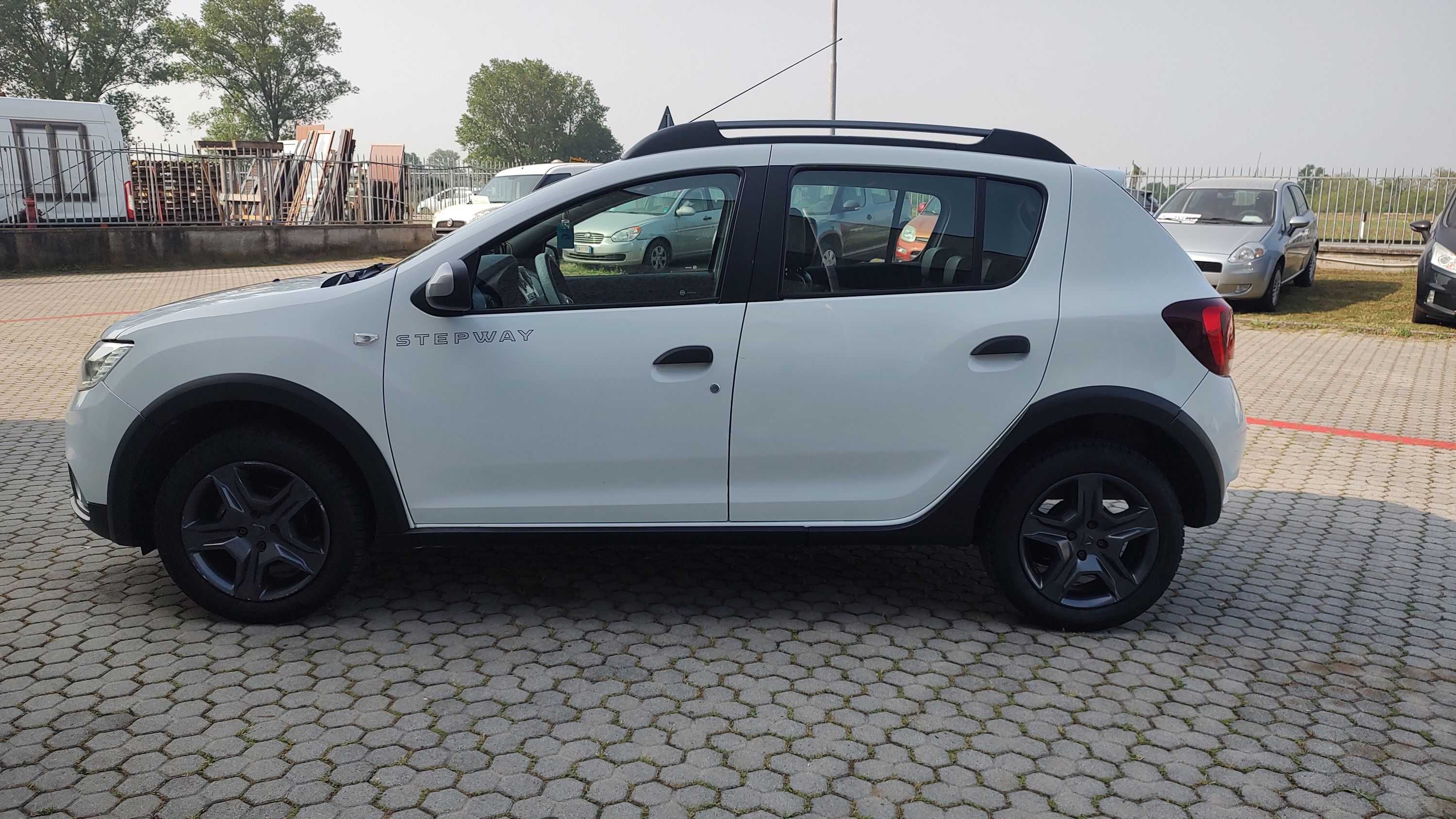 Dacia Sandero Stepway 0.9 tce turbo Gpl s&s 90cv 2017 — foto 2