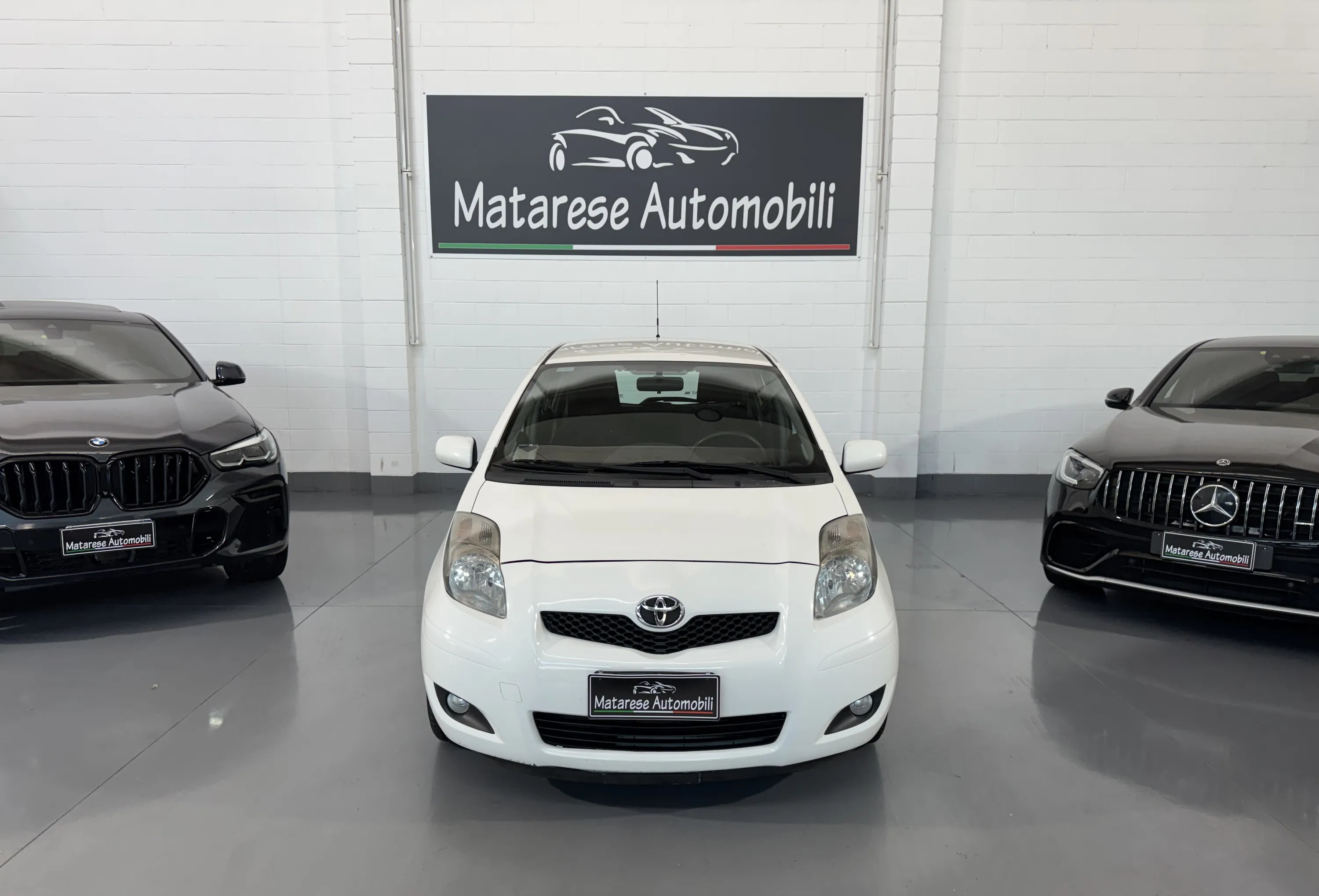 Toyota Yaris Sol 5p 1.3cc 100cv OK Neopatentati Automatica 2011 — foto 2