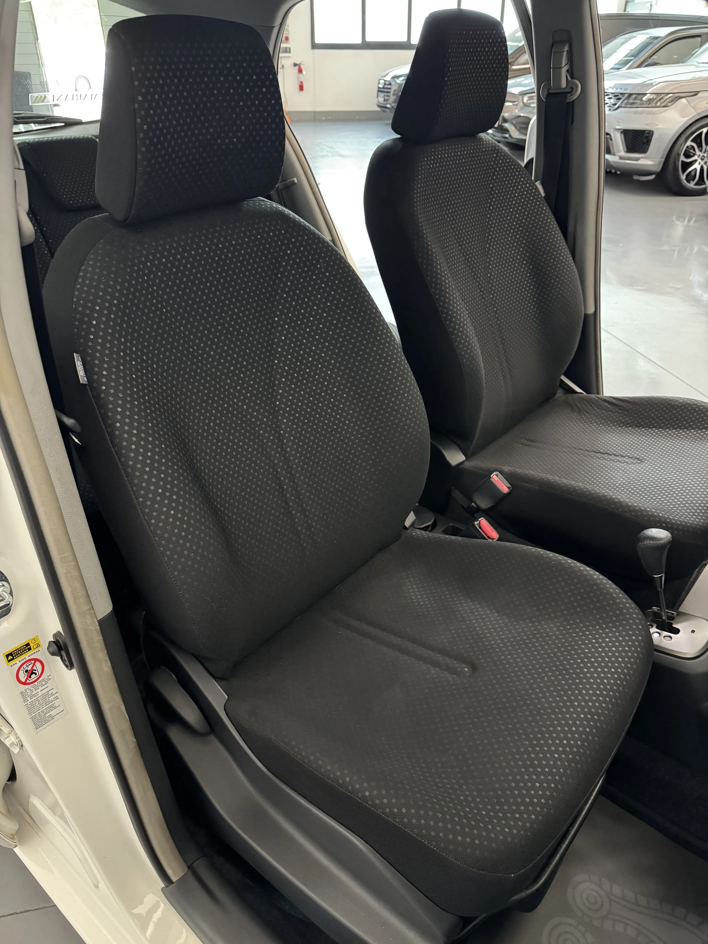 Toyota Yaris Sol 5p 1.3cc 100cv OK Neopatentati Automatica 2011 — foto 11