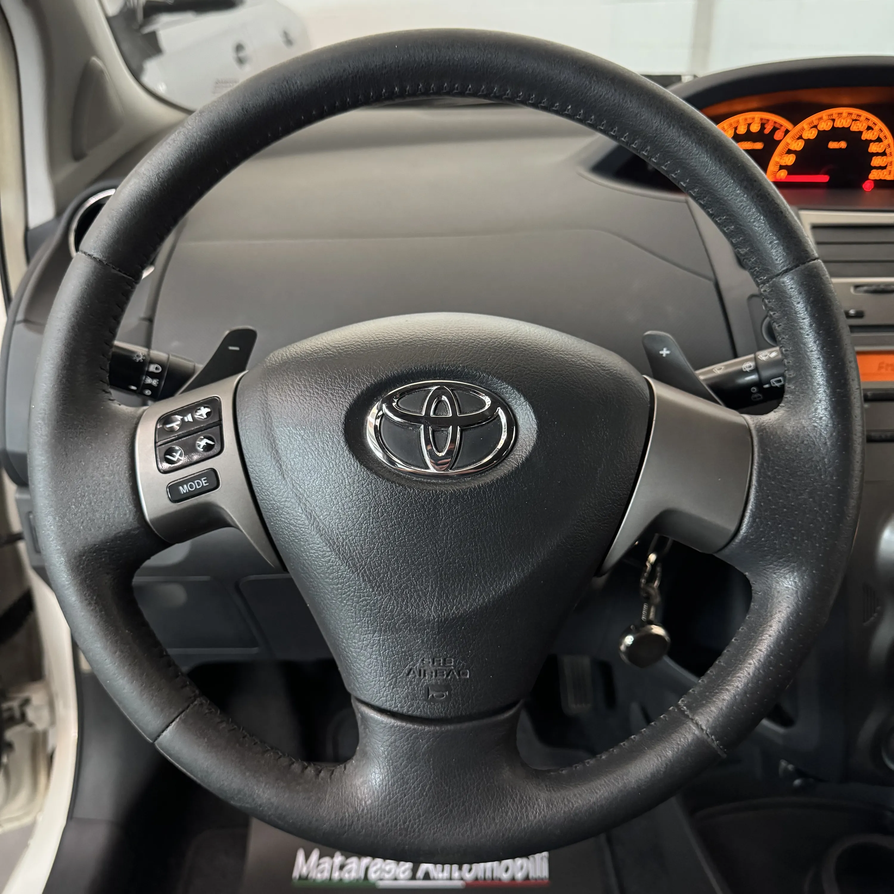 Toyota Yaris Sol 5p 1.3cc 100cv OK Neopatentati Automatica 2011 — foto 13