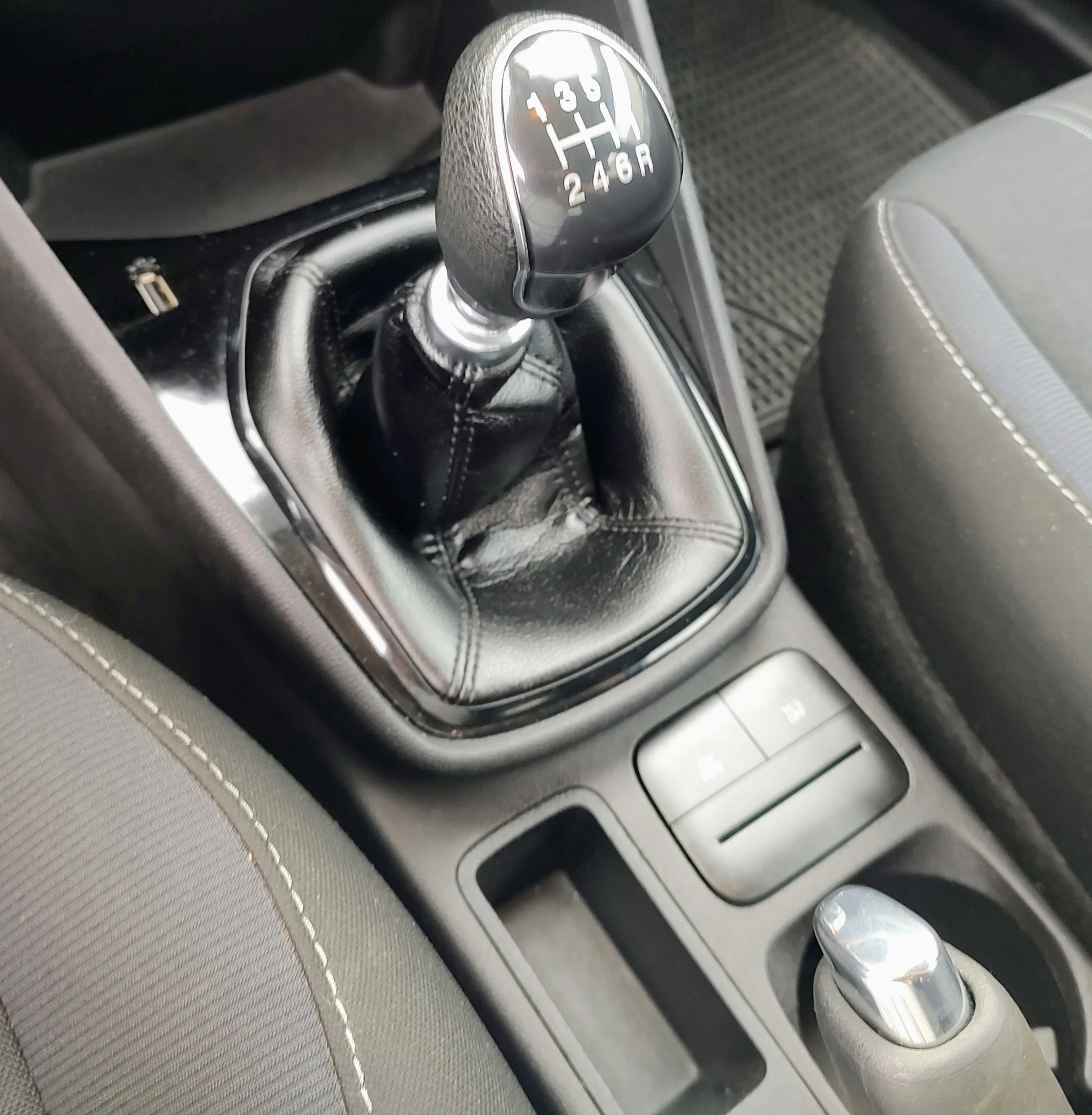 Ford Fiesta 5p 1.5 ecoblue (tdci) Titanium 85cv my19 2017 — foto 13