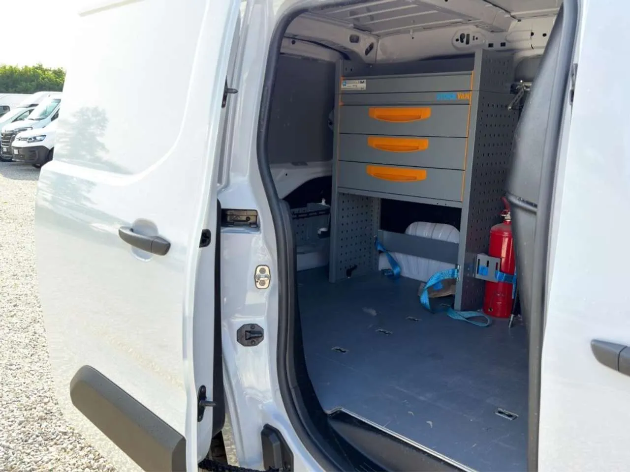 OPEL Combo 1.5 130CI ALLESTITO 2025 — foto 8
