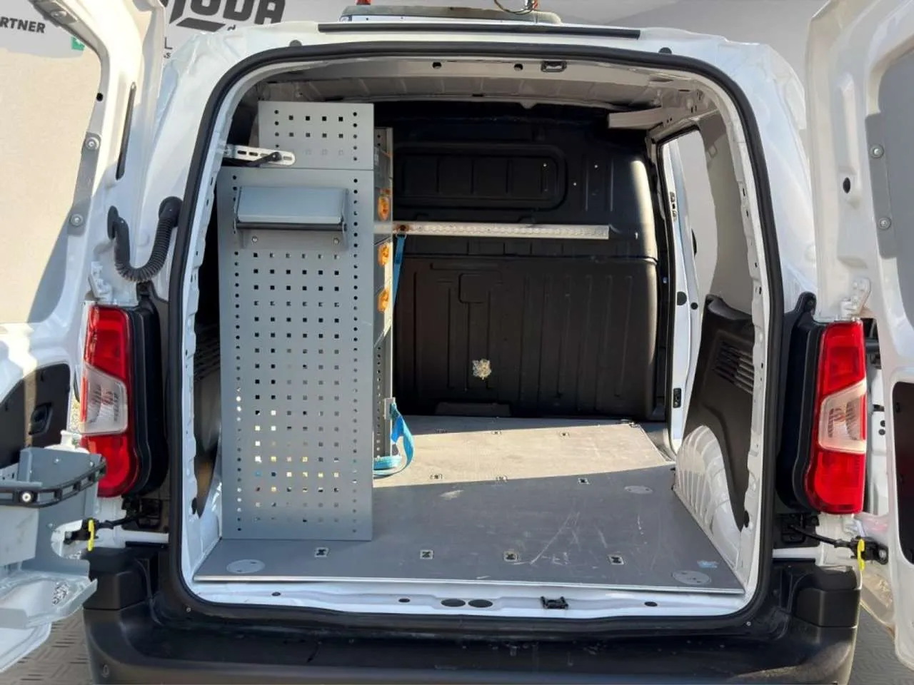 OPEL Combo 1.5 130CI ALLESTITO 2025 — foto 15