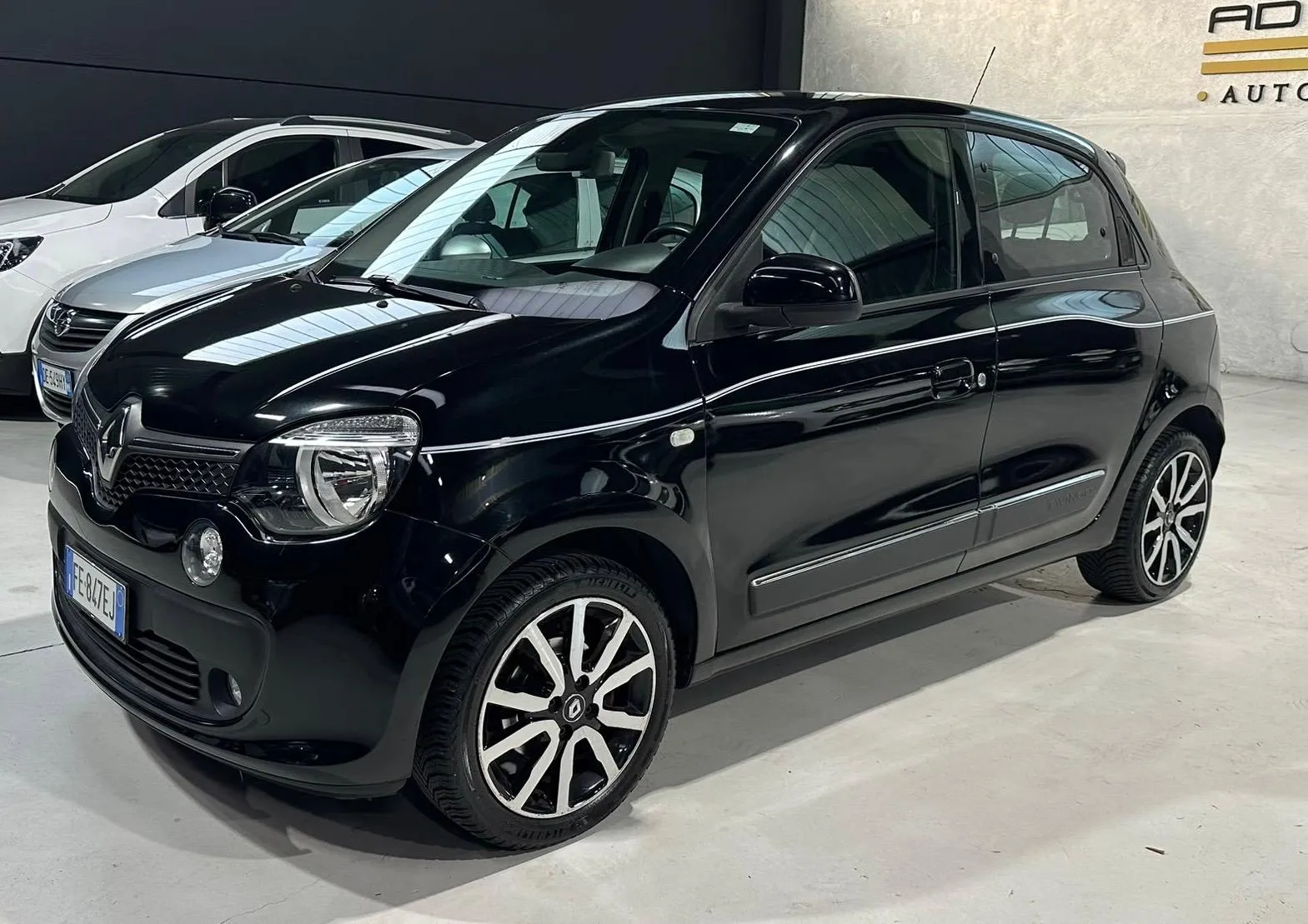 Renault Twingo Benzina Neopatentati 2015 — foto 3