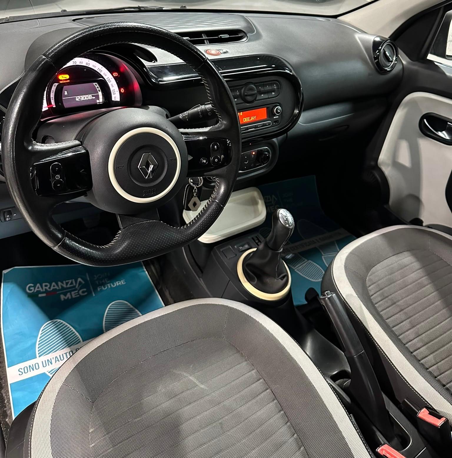 Renault Twingo Benzina Neopatentati 2015 — foto 11