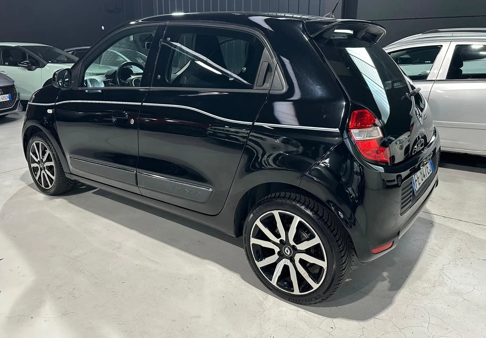 Renault Twingo Benzina Neopatentati 2015 — foto 4