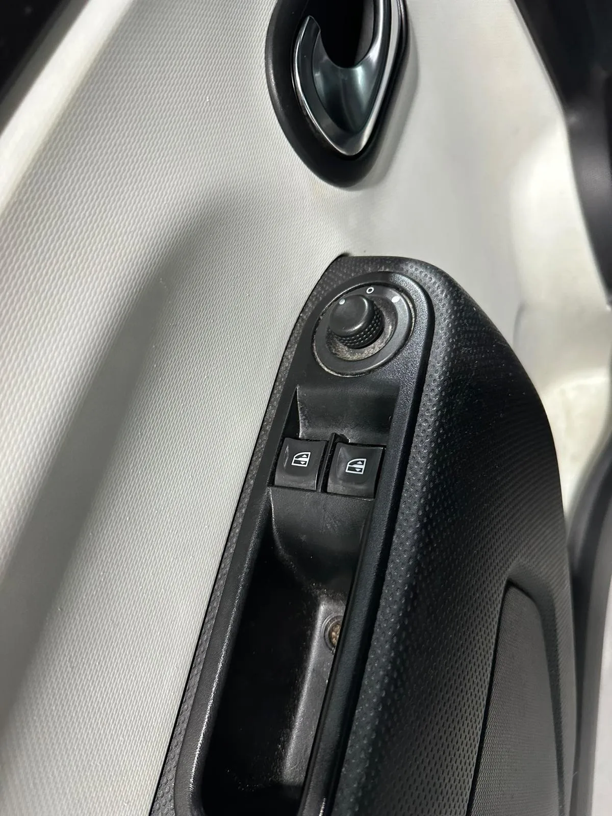 Renault Twingo Benzina Neopatentati 2015 — foto 15