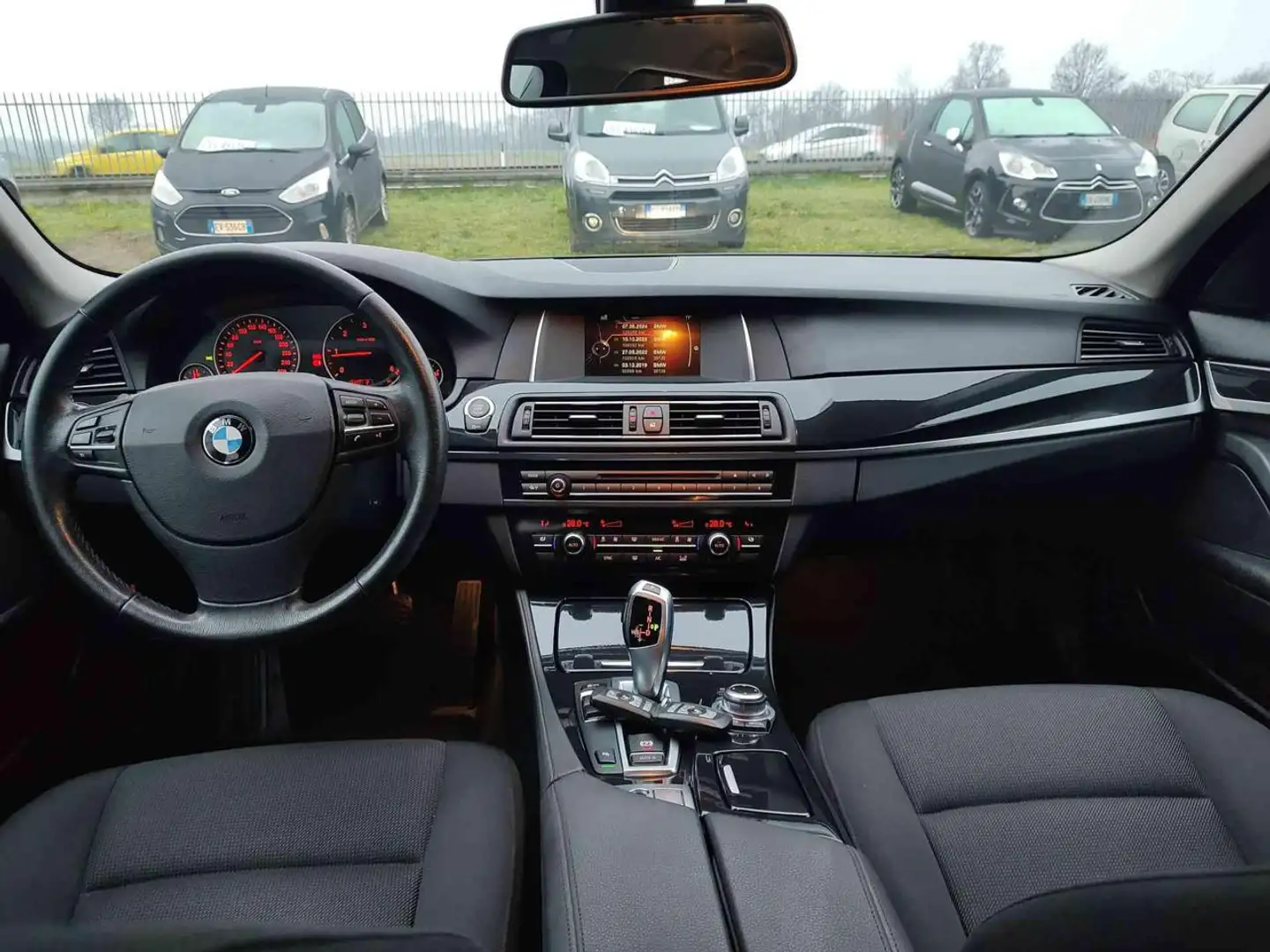 BMW 520d Touring Business 190cv auto 2016 — foto 7