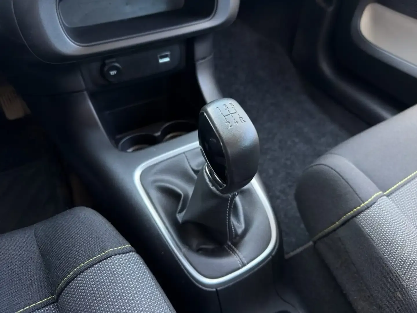 Citroen C3 1.2 puretech Shine s&s 83cv 2022 — foto 13