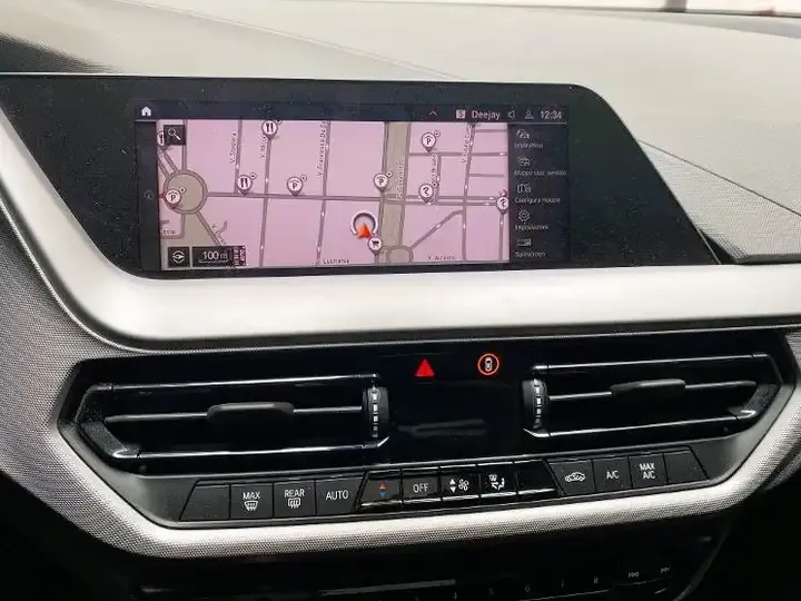 BMW 116i Advantage auto 2022 — foto 11